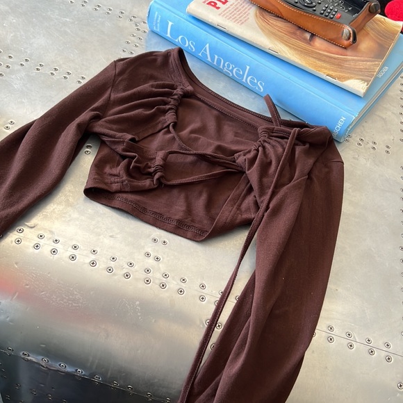 Open back crop top - Picture 3 of 3